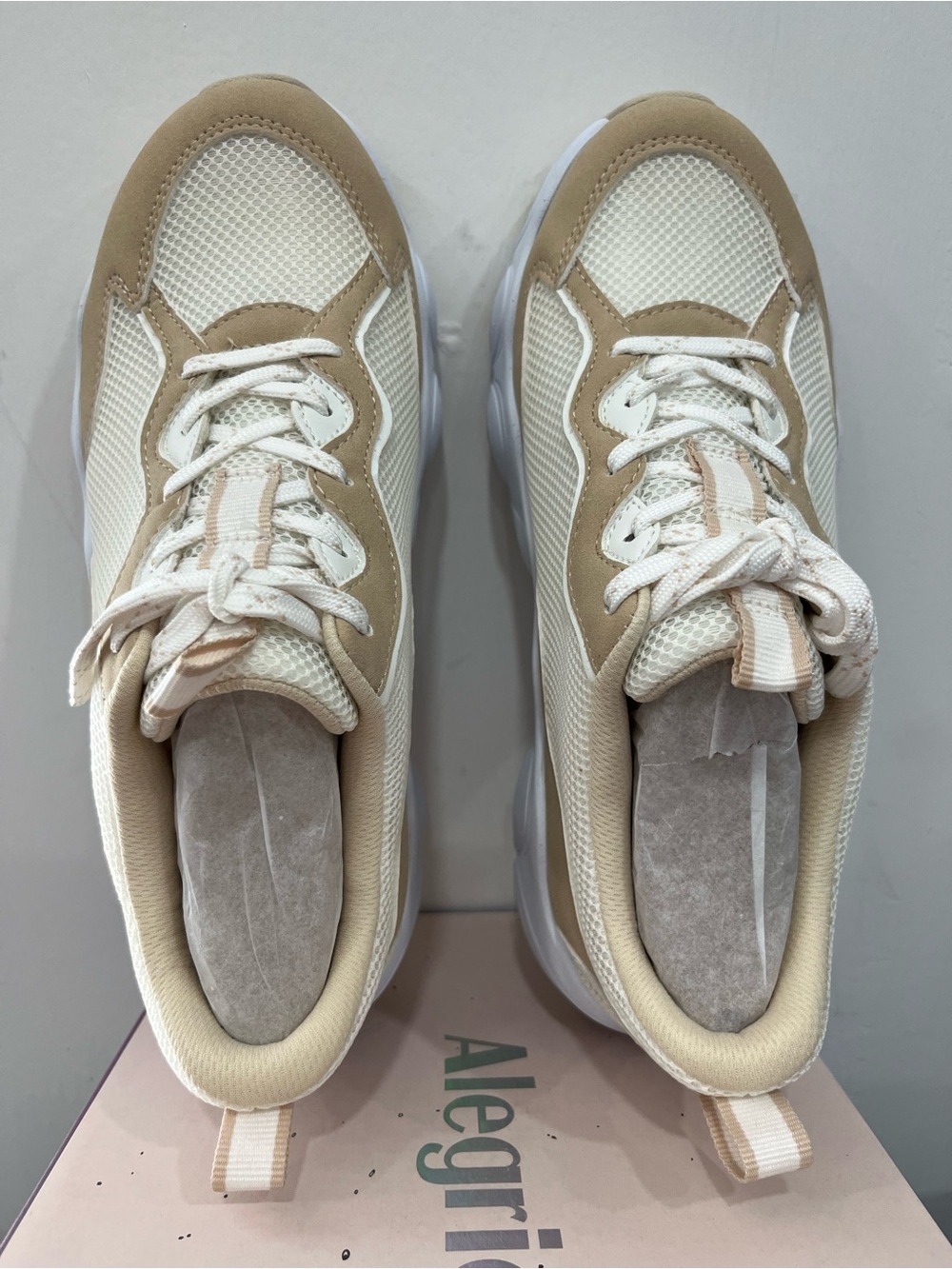 Alegria Women's Beige and Cream Lightweight Mesh Sneaker‎